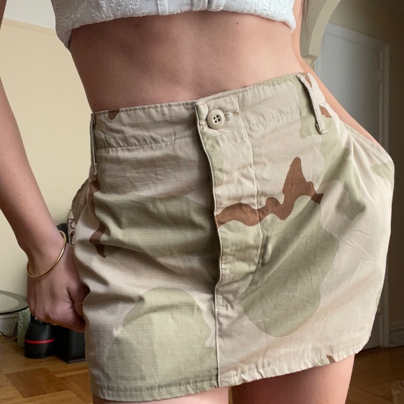 Mini military skirt - Picture 2 of 3